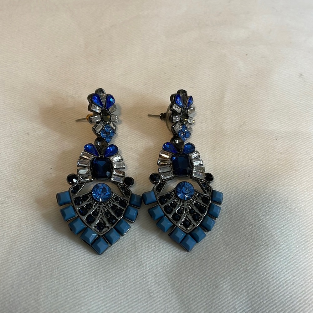 Blue dangle earring